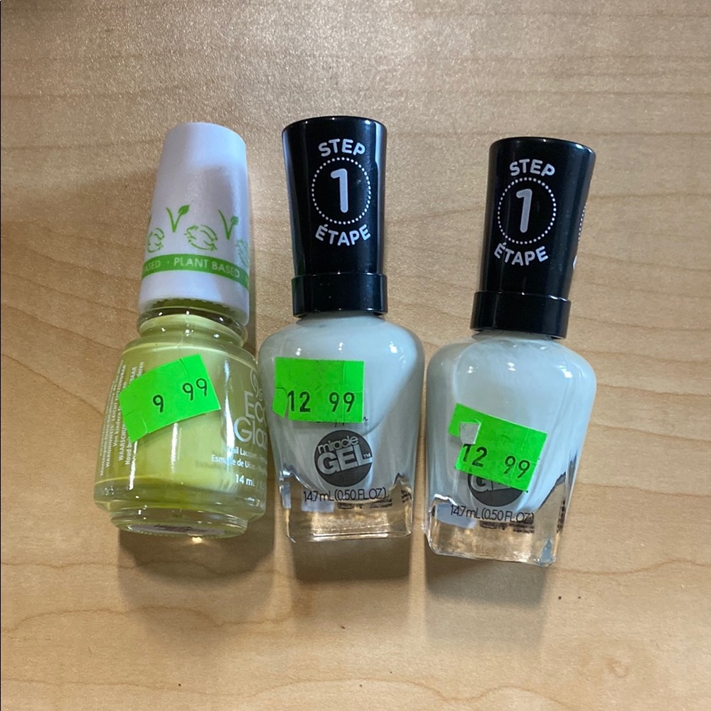 Nail Polish Set - Green and White